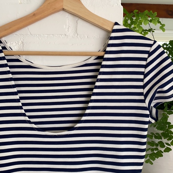 Felicity & Coco Striped Body Con Dress - Picture 4 of 8